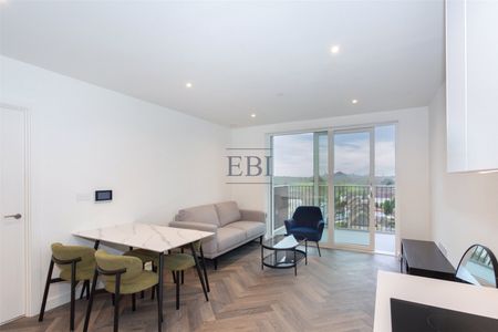 Henshaw Parade, The Hyde, NW9 6GJ - Photo 2