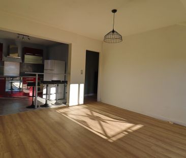 Location Appartement 3 pièces 60m² CHALONS EN CHAMPAGNE 51000 - Photo 2