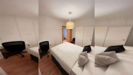 Room in a shared 4-bedroom apartment for rent in Universidad. - Photo 3