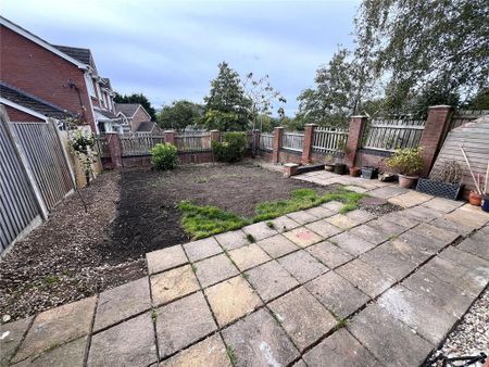 3 bedroom semi-detached house to rent - Photo 5