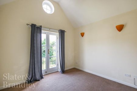 4 bedroom detached house to rent - Photo 4