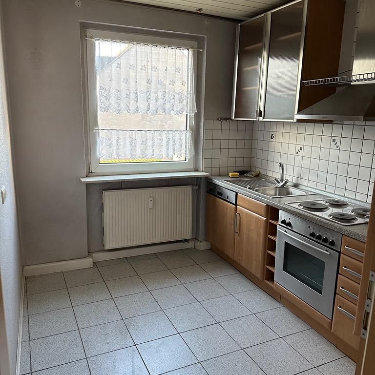 <h1 class="md:text-xl md:leading-6 mt-4 md:mt-10 lg:mb-6 mb-3 text-primary-500 font-semibold text-base leading-5"> Wohnung in Essen (Bochold) </h1> - Photo 1
