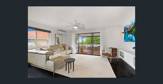 Dual Living Family Home with Air Conditioning In Quiet Cul-De-Sac! - Photo 1