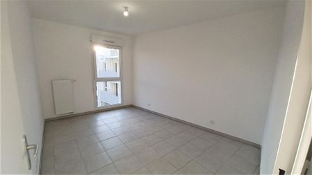 location Appartement T3 DE 60.36m² À ARLES - Photo 4