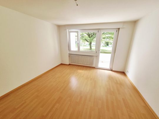 Helle 3.5-Zimmerwohnung und großem Balkon im EG - Photo 1