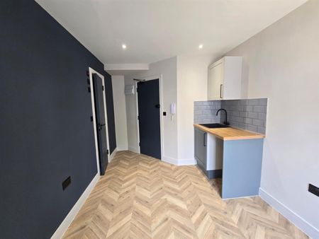 Albemarle Gardens, New Malden KT3, London - Photo 5