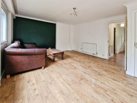 3 bedroom apartment to rent - Photo 2