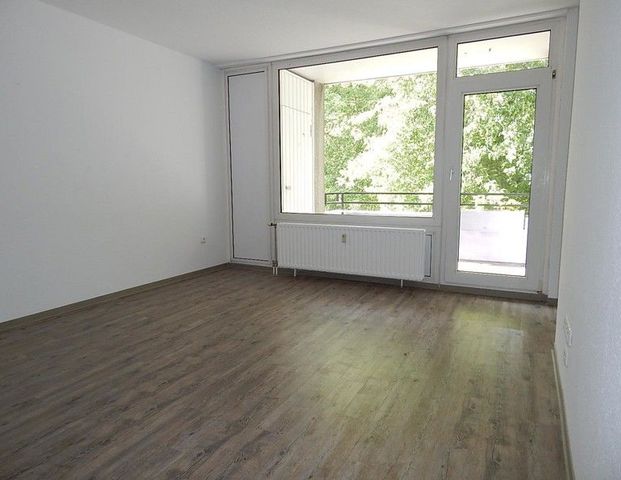 Stop! Renovierte 2-Zimmer-Wohnung mit Balkon - Photo 1
