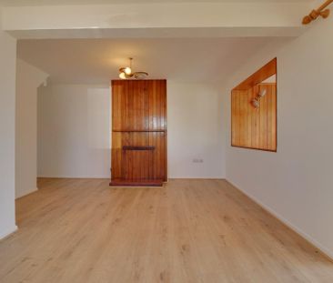 3 bedroom detached house to rent - Photo 2