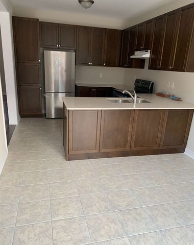 For Lease - 140 Finegan Circle, Brampton, Ontario - Photo 4