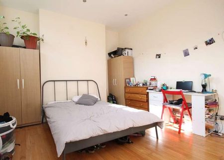 Seven Sisters Road, Islington, N7 - Photo 2