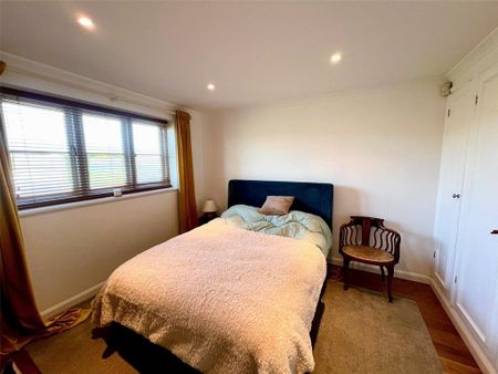 4 bedroom detached bungalow to rent - Photo 2