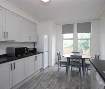 1 bedroom in a house share to rent - Photo 3