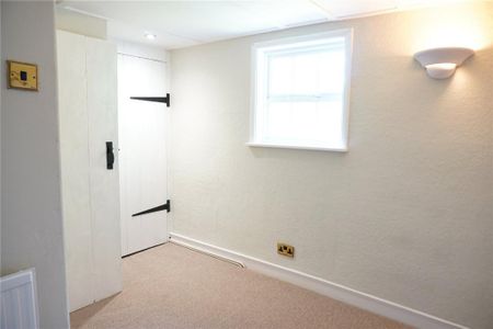 3 bedroom detached house to rent - Photo 2