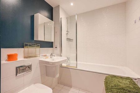 St Clements Avenue, Bow, E3 - Photo 5