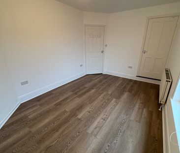 2 bedroom semi-detached house to rent - Photo 6