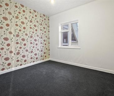 3 bedroom apartment to rent - Photo 2