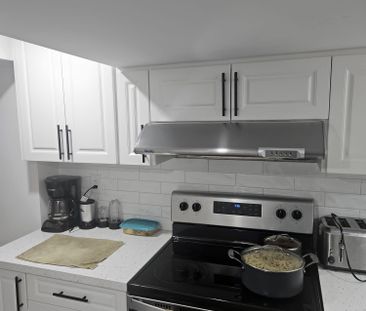 For Lease - 1372 Rebecca Street, Oakville, Ontario - Photo 4