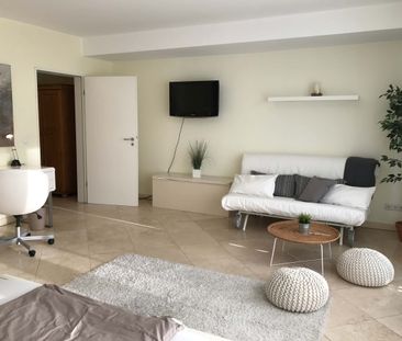 Ruhige großzügige Zwei-Zimmerwohnung mit zwei Balkonen 13 - Foto 2