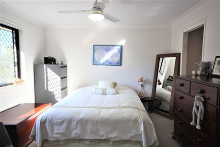 Air-Conditioned Townhouse in Prime Location - Photo 4