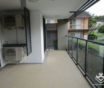 Easy living withing walking distance to beautiful Coolangatta - Photo 4