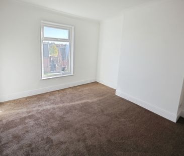 2 bedroom House To Let - Photo 2