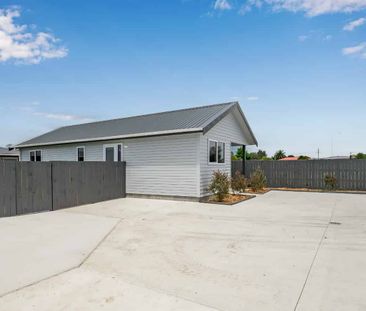 New Cosy 3-Bedroom Home – Fully Fenced & Move-In Ready! - Photo 5