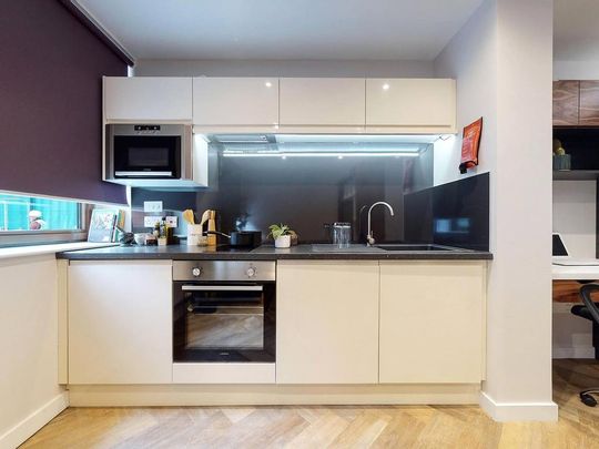 Studio to rent - Photo 1