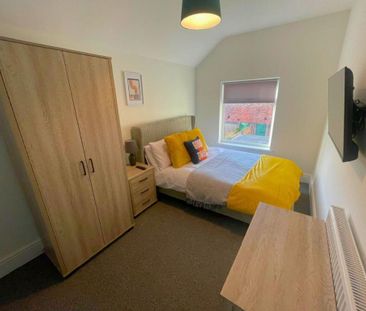 1 bedroom in a house share to rent - Photo 4