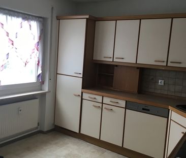 Helle und ruhige 3 Zim. Wohnung mit großem Balkon - Photo 2