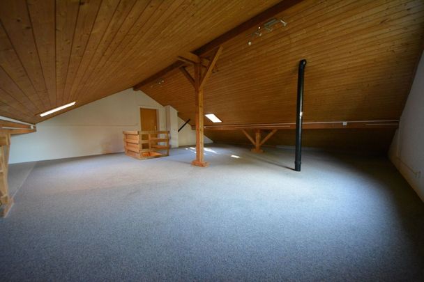 4.5-Zimmerwohnung mit bewohnbarem Estrich zu vermieten - Photo 1
