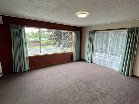 3 Bedroom Family Home in Inglewood - Photo 3