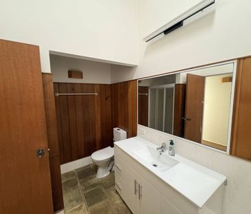 Spacious 5-Bedroom Home for the Whole Family - Photo 4