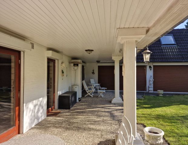 Großes Einfamilienhaus zur Miete in Mönkeberg || Lütt Immobilien || Ihr Immobilienmakler für Kiel - Photo 1