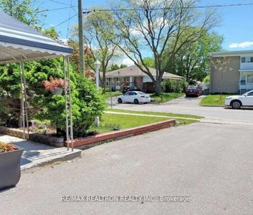 For Lease - 62 Lindsay Avenue, Newmarket, Ontario - Photo 1