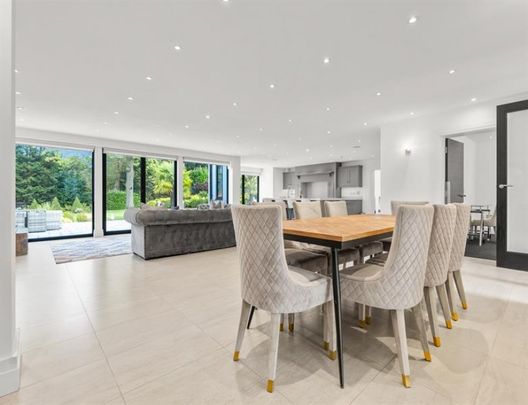 Carrwood, Hale Barns - Photo 1
