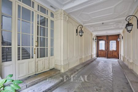 Location appartement, Paris 7ème (75007), 2 pièces, 50.72 m², ref 85317153 - Photo 3