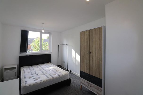 4 bedroom house share for rent in Wiggin Street, Birmingham, B16 - Photo 1