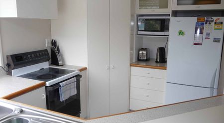 Delightful Two-Bedroom Standalone Townhouse - Photo 2