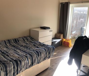 Coronation Road, Southville, Bristol - Photo 2