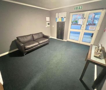 2 bedroom private hall to rent - Photo 2
