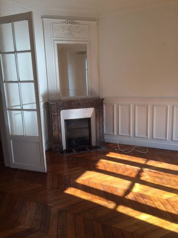 Location Appartement 4 pièces 96m² PARIS 15ème - Photo 2