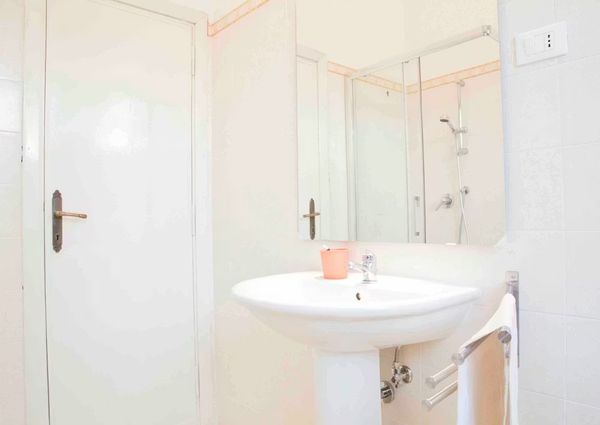 Mieszkanie na wynajem - 130 m² - 1 pokój Roma Lacjum