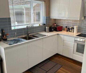 9 Prince Edward Gardens, Stranmillis, Belfast, BT9 5GD - Photo 3