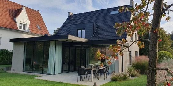 Huis te huur in Linkebeek voor € 3.500 met 3 slaapkamers - Photo 3