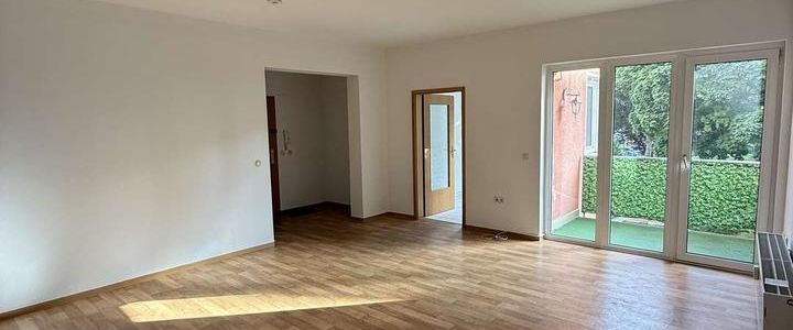 Schöne Zweiraumwohnung mit Balkon und großem Wohnzimmer - Foto 1