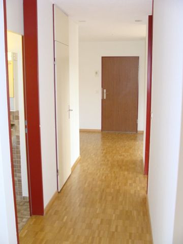 "Grosszügige Wohnung an schöner Lage! "Mieten ohne Kaution"" - Photo 2