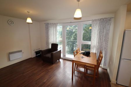 2 bedroom flat to rent - Photo 3