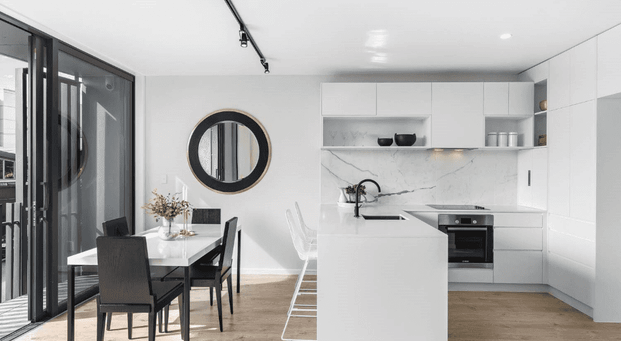 BOUTIQUE RESIDENTIAL TOWNHOUSE - ROOF TOP TERRACE + OFFICE - Photo 1