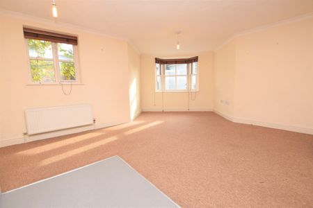 St James Rise, East Hill, Colchester, Essex, CO1 2GD - Photo 5
